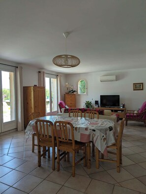 Dining - Villa Cavalière 15 min from the beach (Le Lavandou)