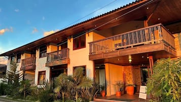 Fachada da propriedade