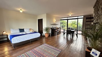 经典客房 | 高档床上用品、客房内保险箱、特色装修、特色家居