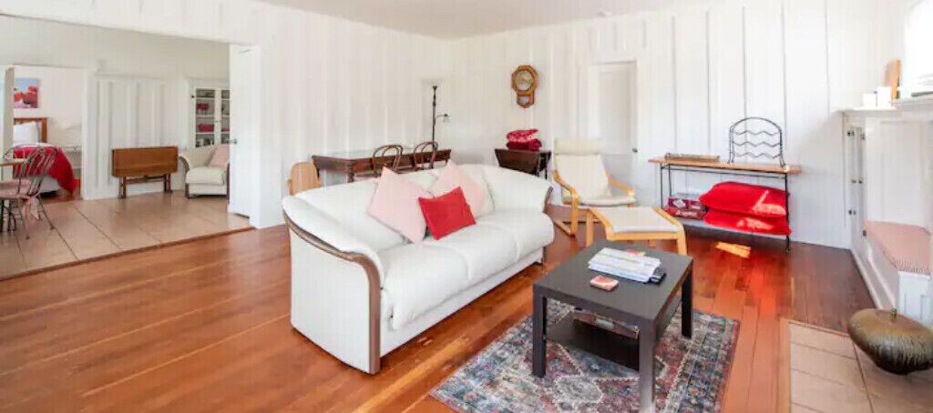 Poppy Cottage in Charming Cherry Hill Neighborhood - 5 Minutes from Downtown 