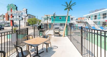 Mango Motel