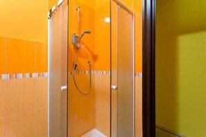 Shower, hair dryer, bidet, towels - Bohème B&B - Toulouse (Palermo)