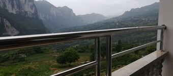 Tujia Xiaoyuan Hotel