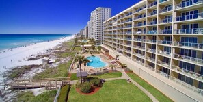 Exterior - 🏖️ ☀️Summer’s Calling!! Stunning oceanfront Views! Heated Pool & Hot Tub 🐬🌊 (Destin)