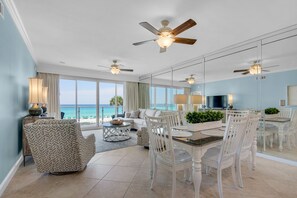 Dining - 🏖️ ☀️Summer’s Calling!! Stunning oceanfront Views! Heated Pool & Hot Tub 🐬🌊 (Destin)