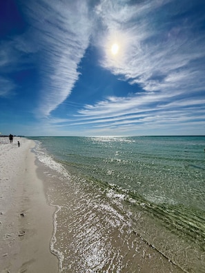 On the beach, sun loungers, beach towels - 🏖️ ☀️Summer’s Calling!! Stunning oceanfront Views! Heated Pool & Hot Tub 🐬🌊 (Destin)