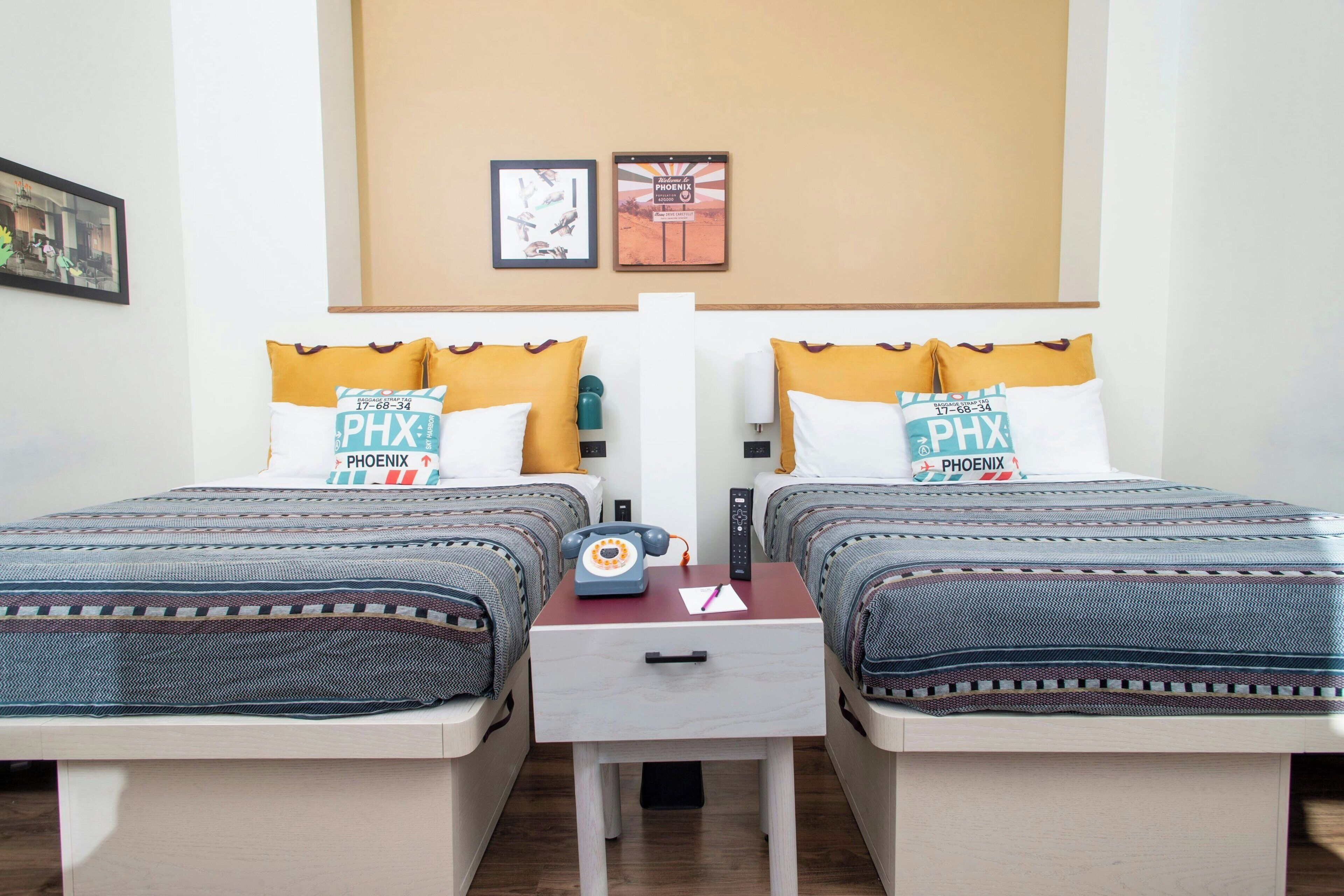 Escritorio, cortinas blackout, wifi gratis y ropa de cama 