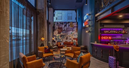 Moxy Phoenix Downtown