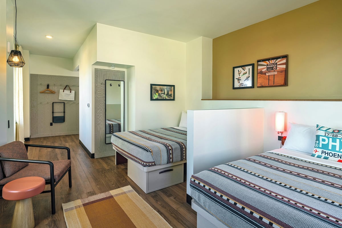 Urban Queen Room with Two Queen Beds | Desk, blackout drapes, soundproofing, free WiFi