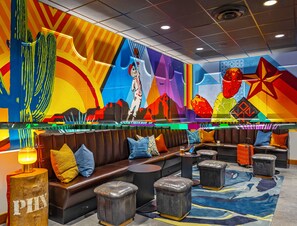 Lobby - Moxy Phoenix Downtown (Phoenix)