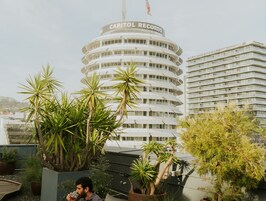 2 restaurants, breakfast, lunch, dinner served; Californian cuisine