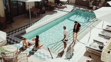 Kolam renang terbuka