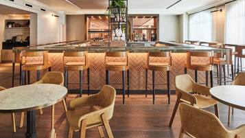 2 restaurants; breakfast, lunch, dinner, and brunch served