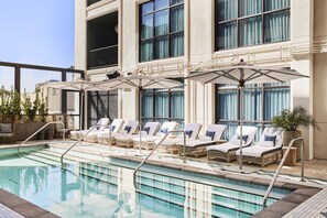 Outdoor pool - The Aster (Los Angeles)