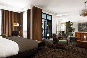 Premium bedding, minibar, in-room safe, individually furnished