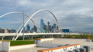 Exterior - Boho Skyline Oasis- Dream 1BR Getaway (Dallas)