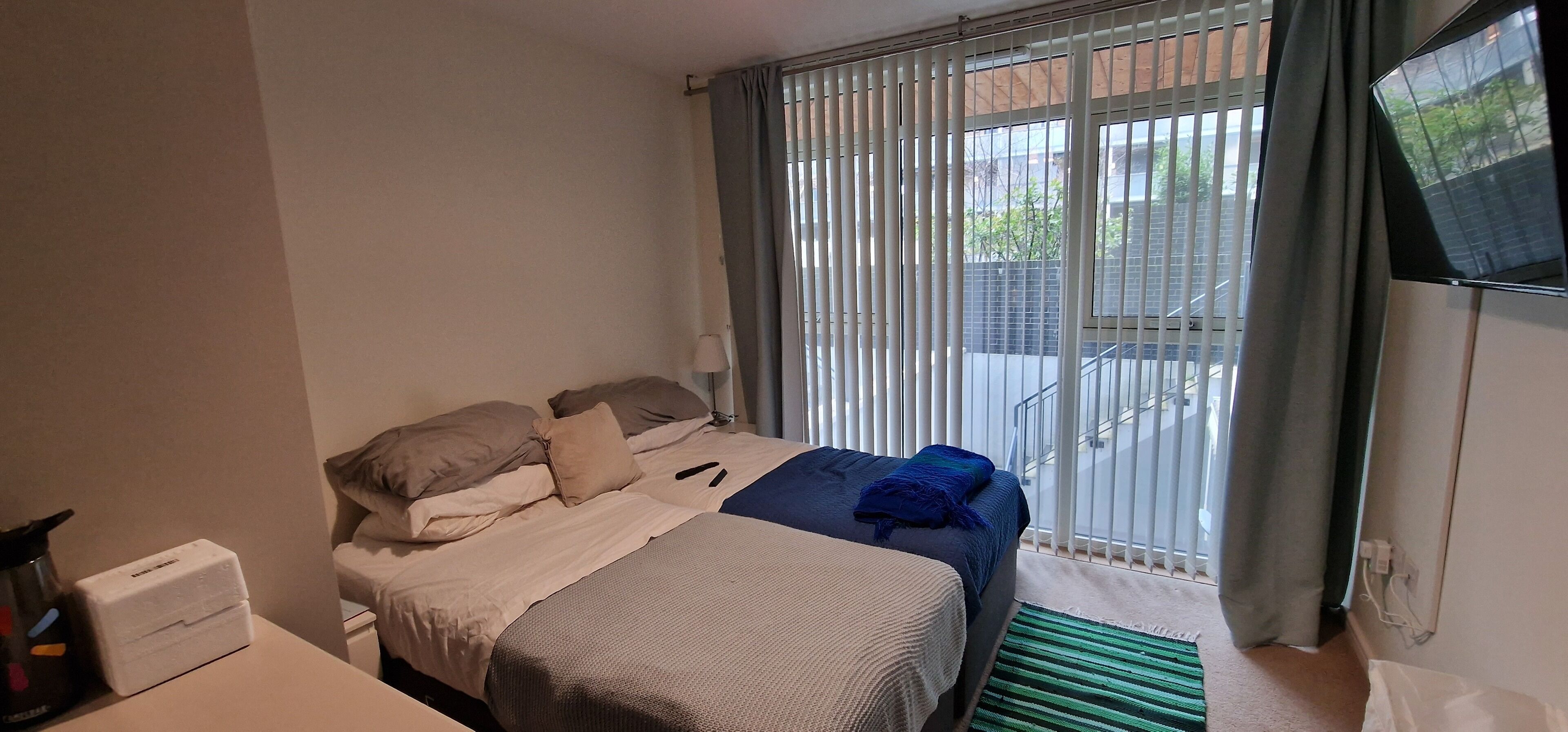 Four Bedroom London House With Patio - 5 Minutes from Tube