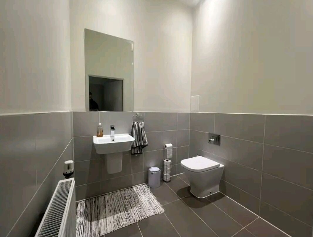 Four Bedroom London House With Patio - 5 Minutes from Tube