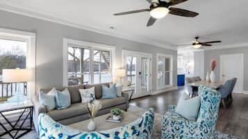 Smart TV, fireplace, computer monitors