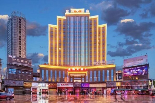 المنشأة من الخارج