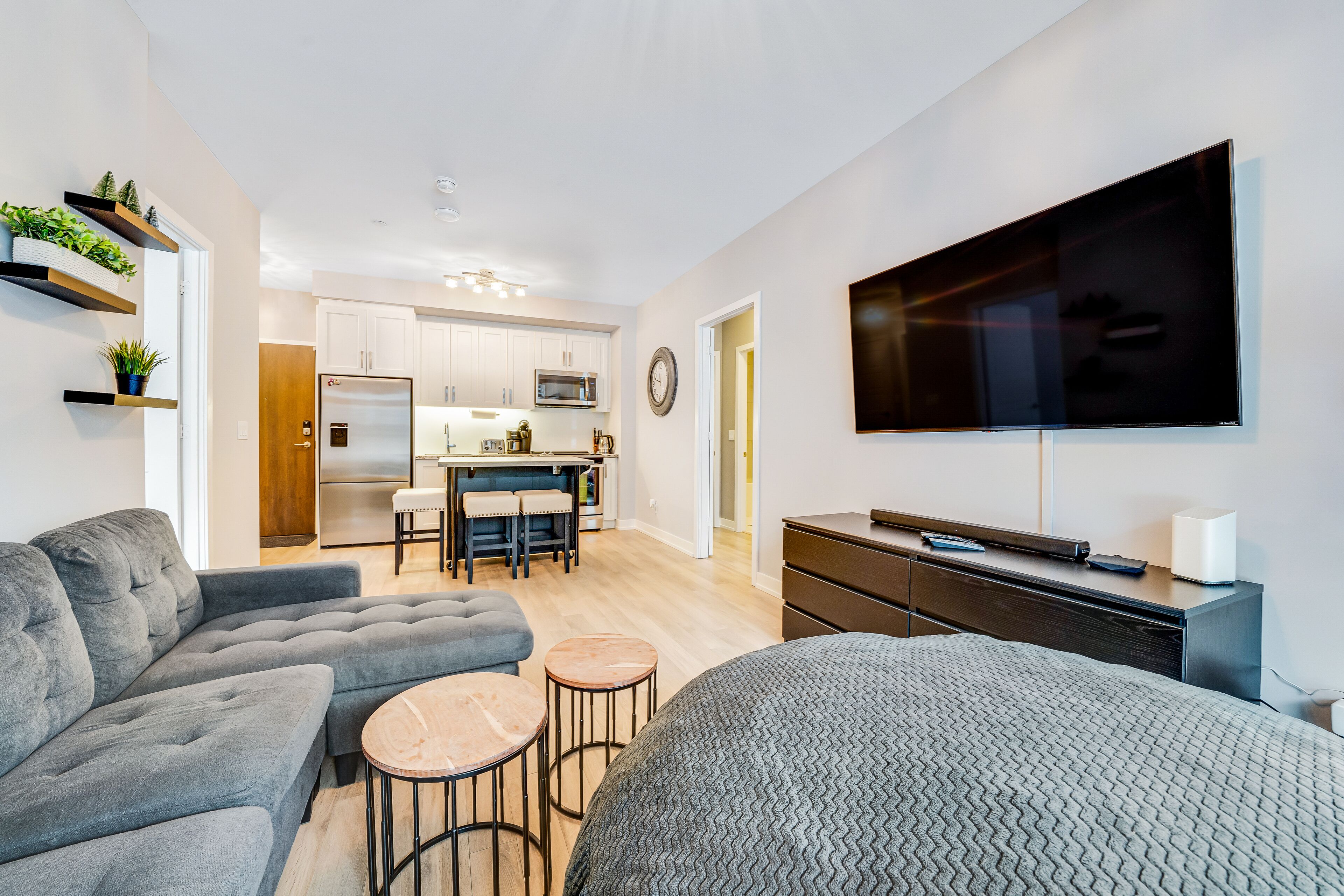 Lakefront property with patio, washer/dryer, pools, hot tub, & fitness room