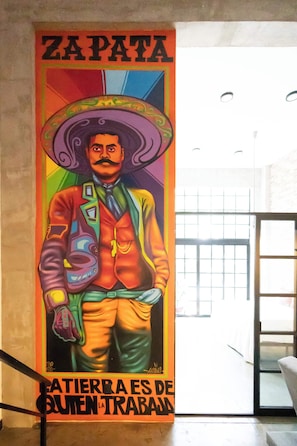 المنشأة من الداخل