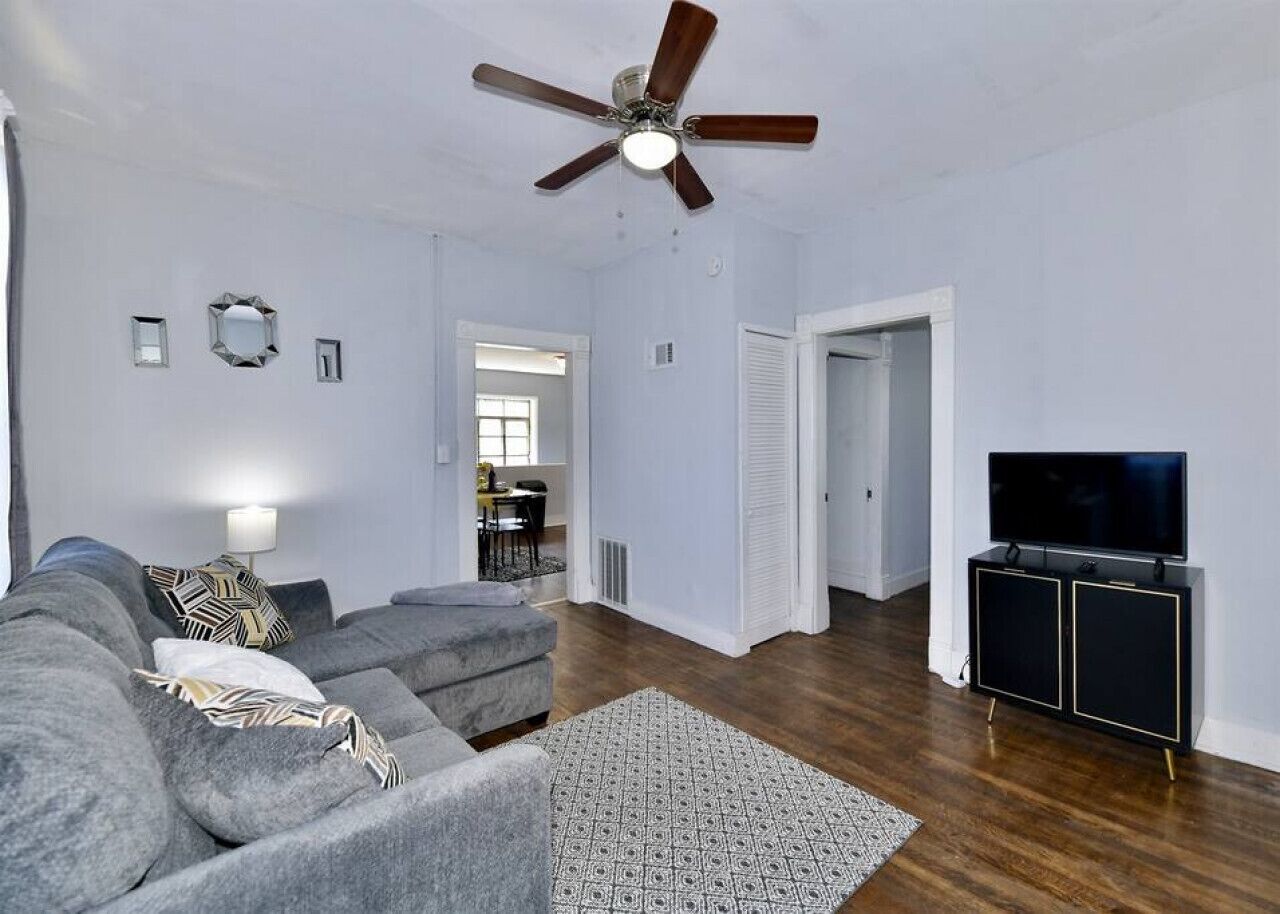 Downtown Fountain Sq Gem: Close to Conventions