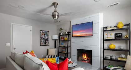 Bright, colorful home near Market & HPU