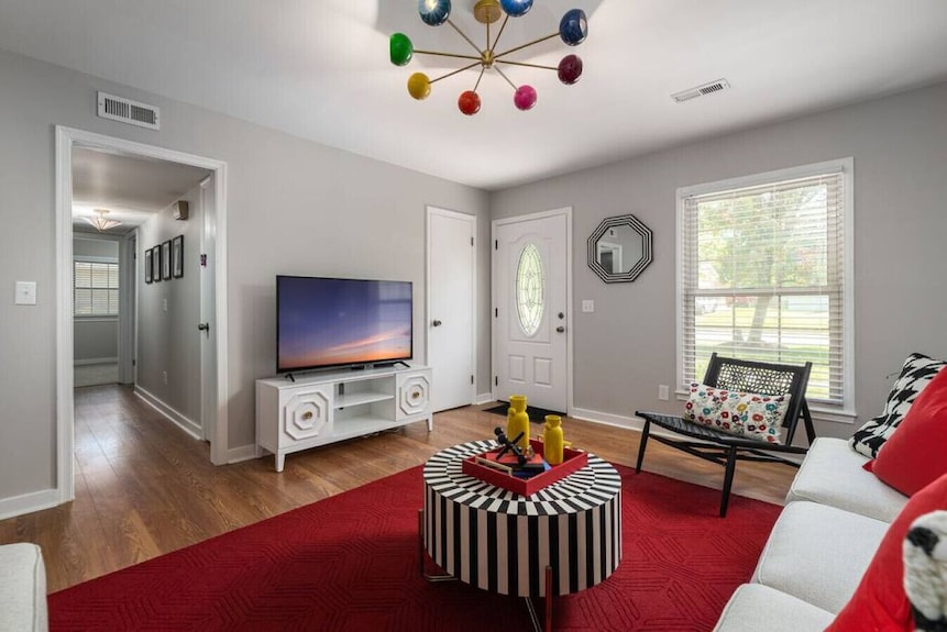 Bright, Colorful Home Near Market & Hpu - Greensboro, NC
