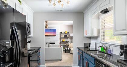 Bright, colorful home near Market & HPU