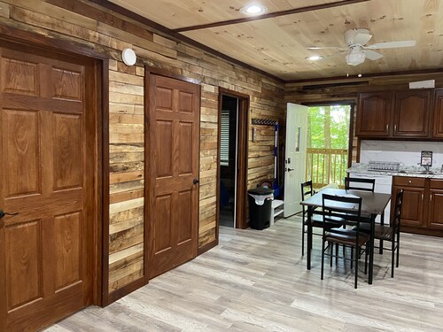 Cabin Hatfield McCoy Ivy Branch 