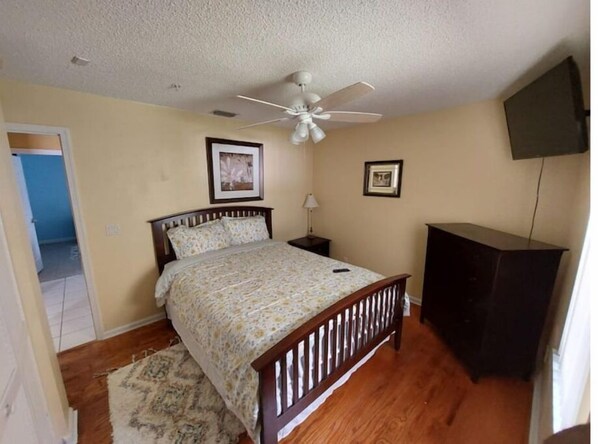 3 bedrooms, iron/ironing board, free WiFi