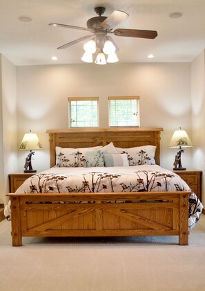 5 bedrooms, desk, iron/ironing board, travel cot