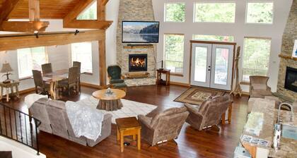 Beautiful home on the 10th green on Priest Lake Golf Course