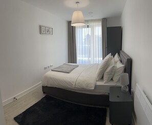 2 chambres, fer et planche à repasser, Wi-Fi, draps fournis