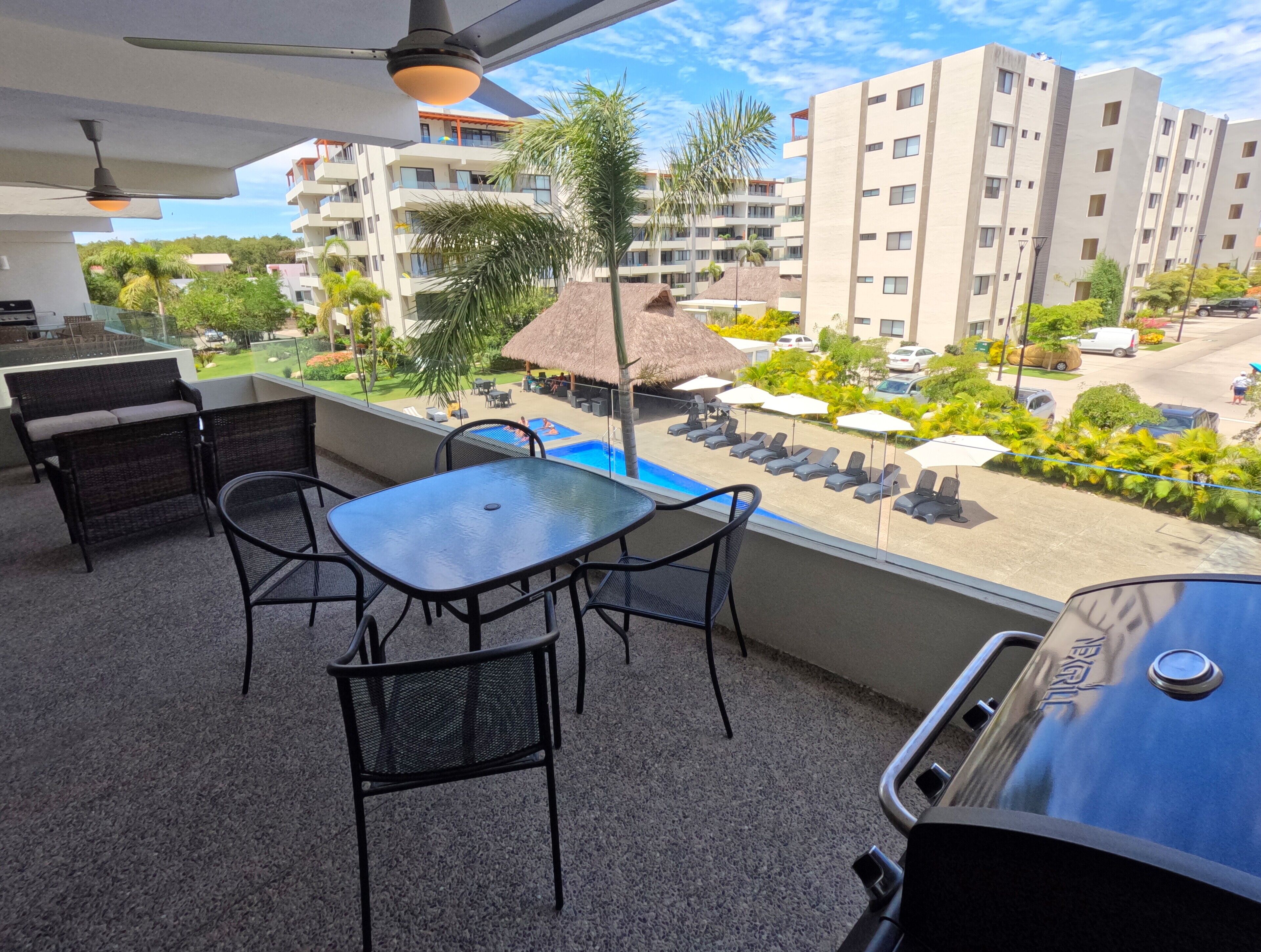 Nuevo Vallarta apt, pool, grill, 6 people