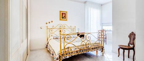 3 dormitorios, tabla de planchar con plancha, wifi y ropa de cama