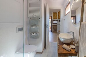 Dusche, Haartrockner, Bidet