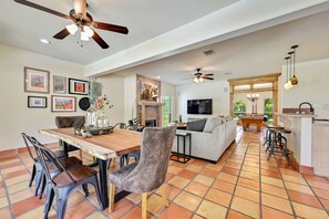 Interior - Game room, 16 Beds, Pool, Hot tub, 12 min to Downtown (Manchaca)