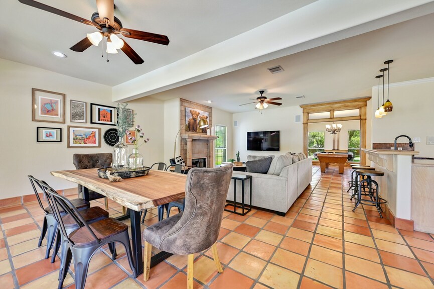 Game Room, 16 Beds, Pool, Hot Tub, 12 Min To Downtown - Buda, TX