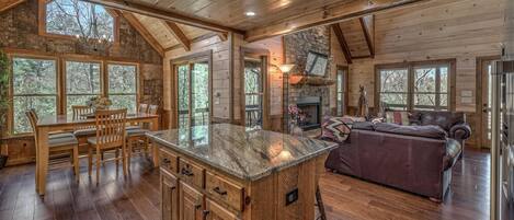 المنشأة من الداخل