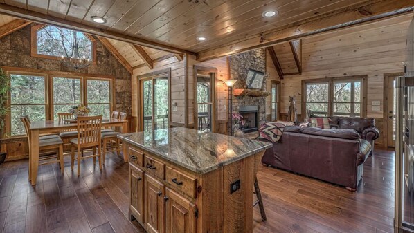 Interior - Hooch Holler - Pet Friendly | Hot Tub | Outdoor Fireplace (Morganton)