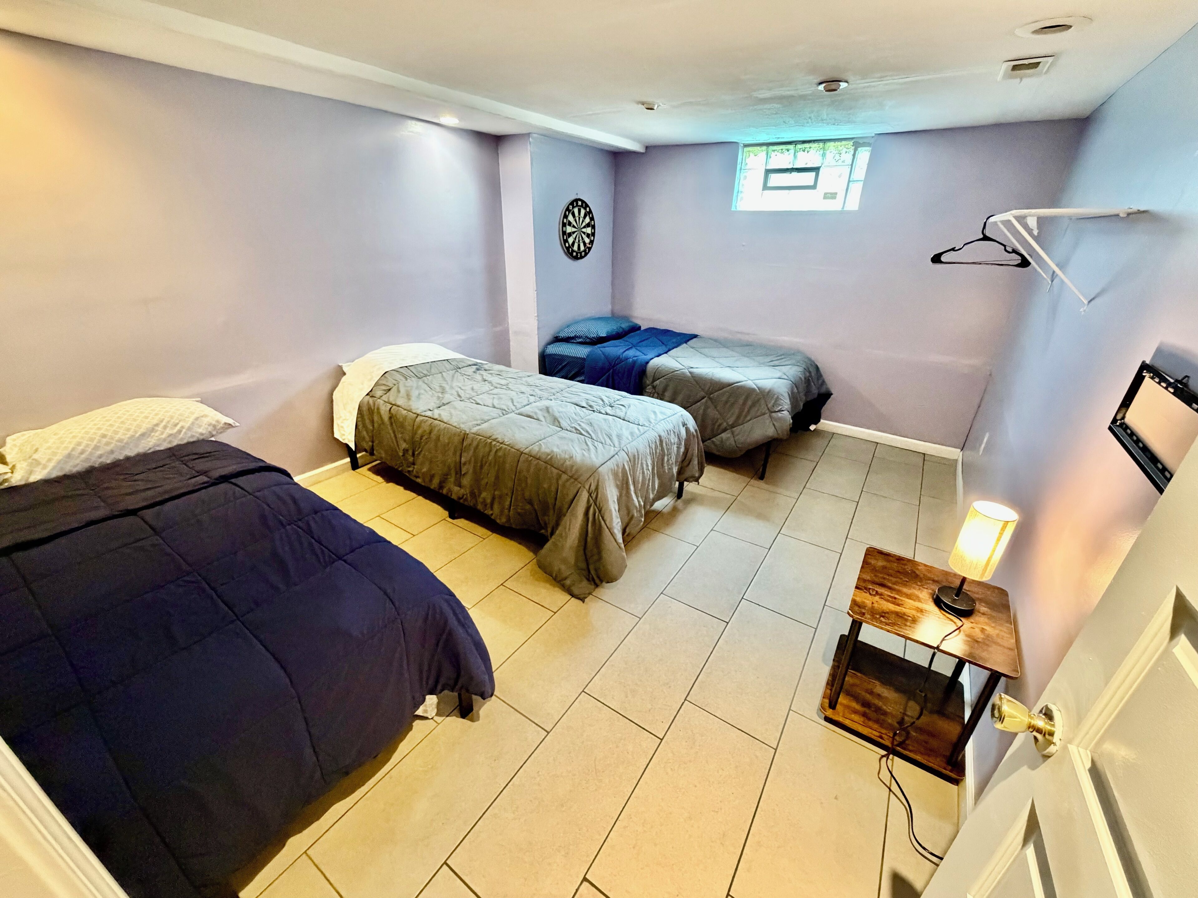 5 chambres, fer et planche à repasser, Wi-Fi, draps fournis