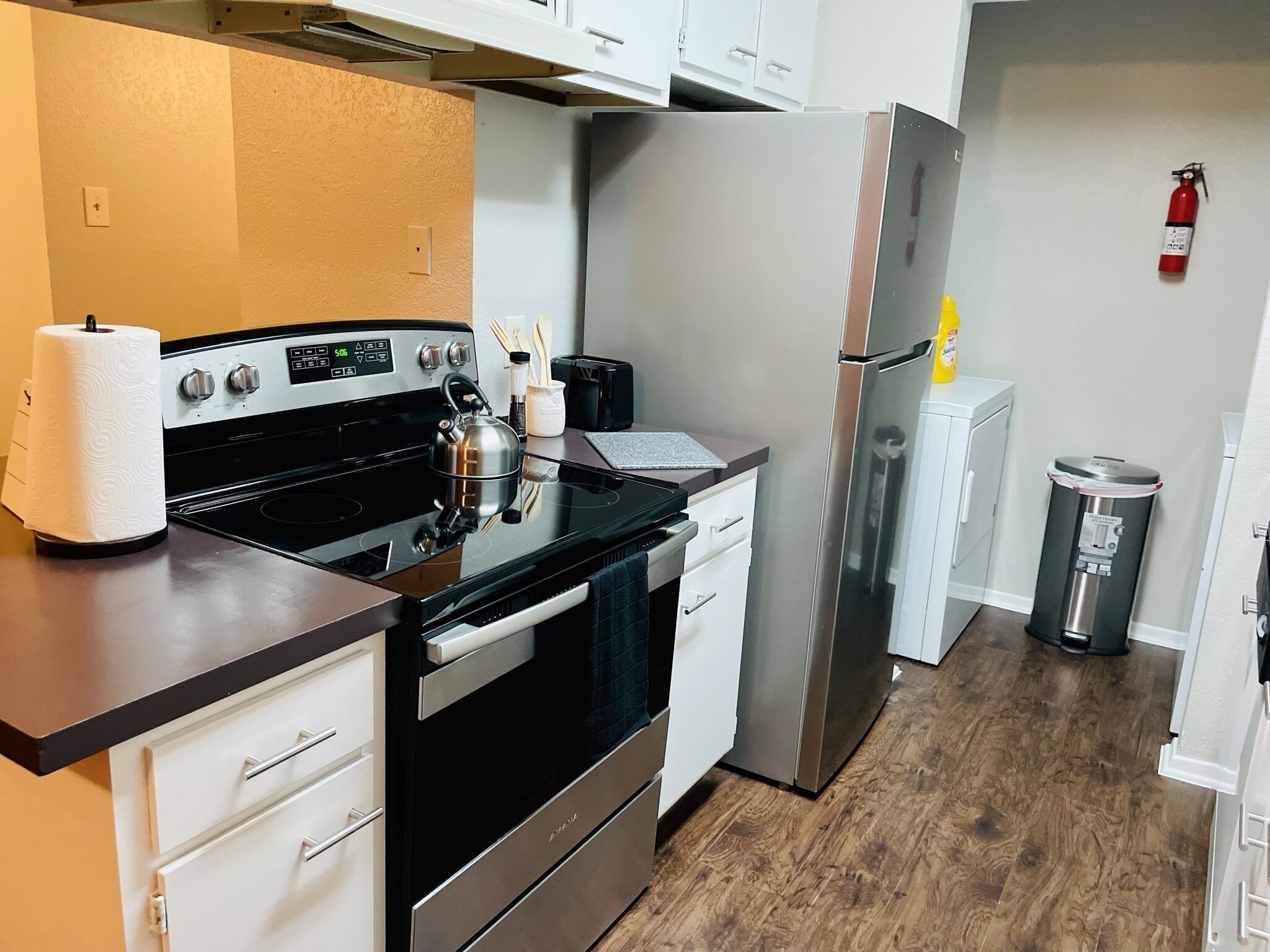 Cozy modern duplex, close to downtown.