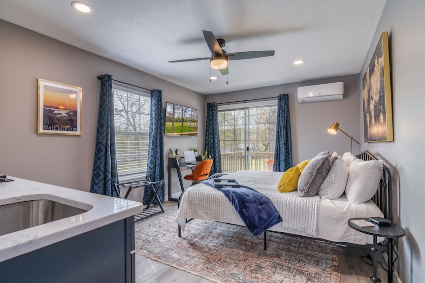 King Suite Condo - Golf Course View! - Branson, MO