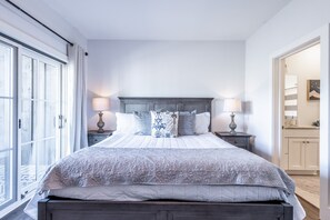 4 bedrooms, desk, iron/ironing board, WiFi