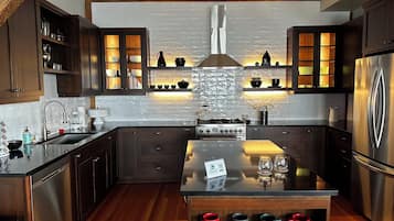 Fridge, microwave, oven