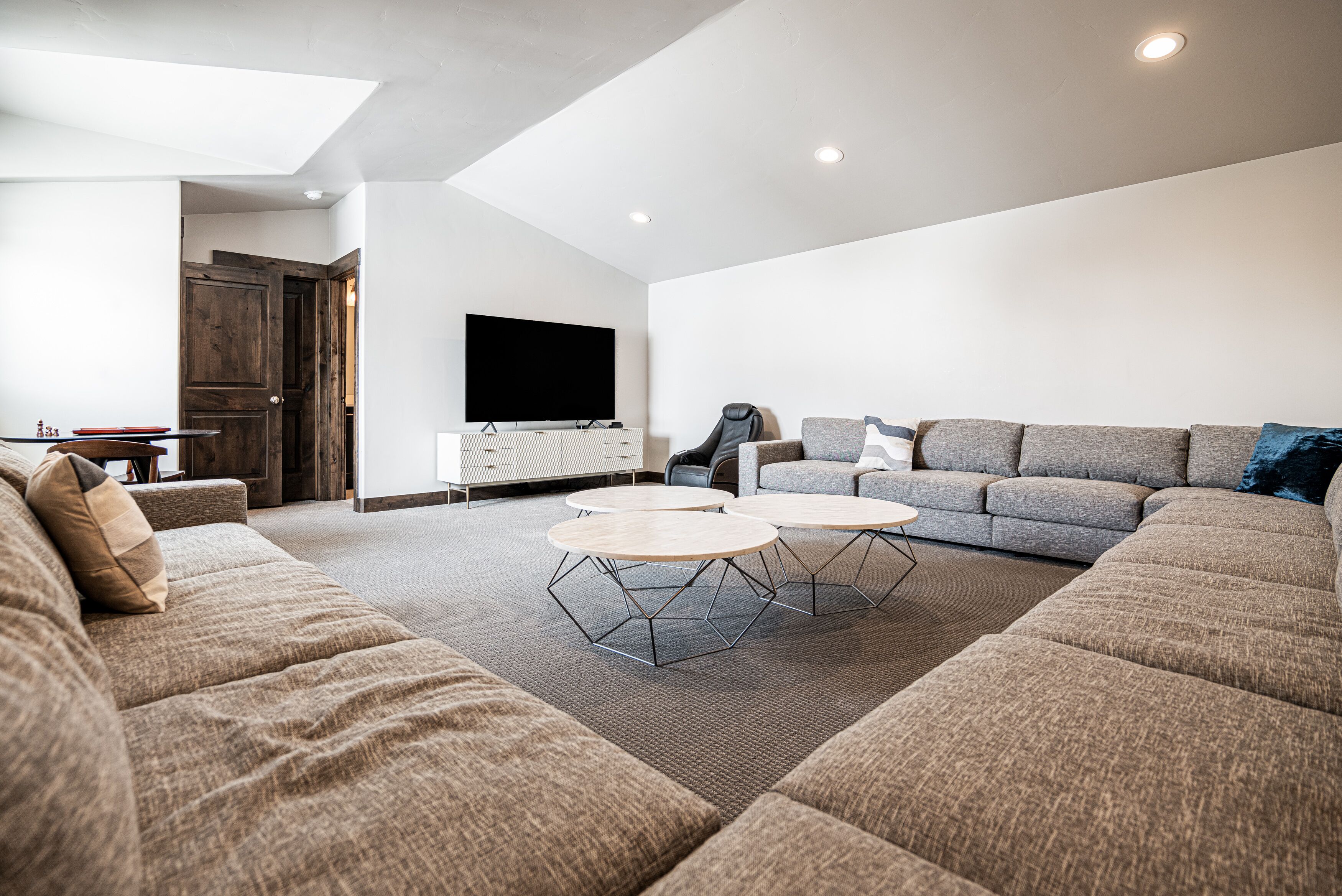 Modern Mountain Luxury! Outdoor Recreation + Bonus room! Park City Black Rock Ridge 14442