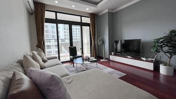 3 bedrooms, iron/ironing board, free WiFi