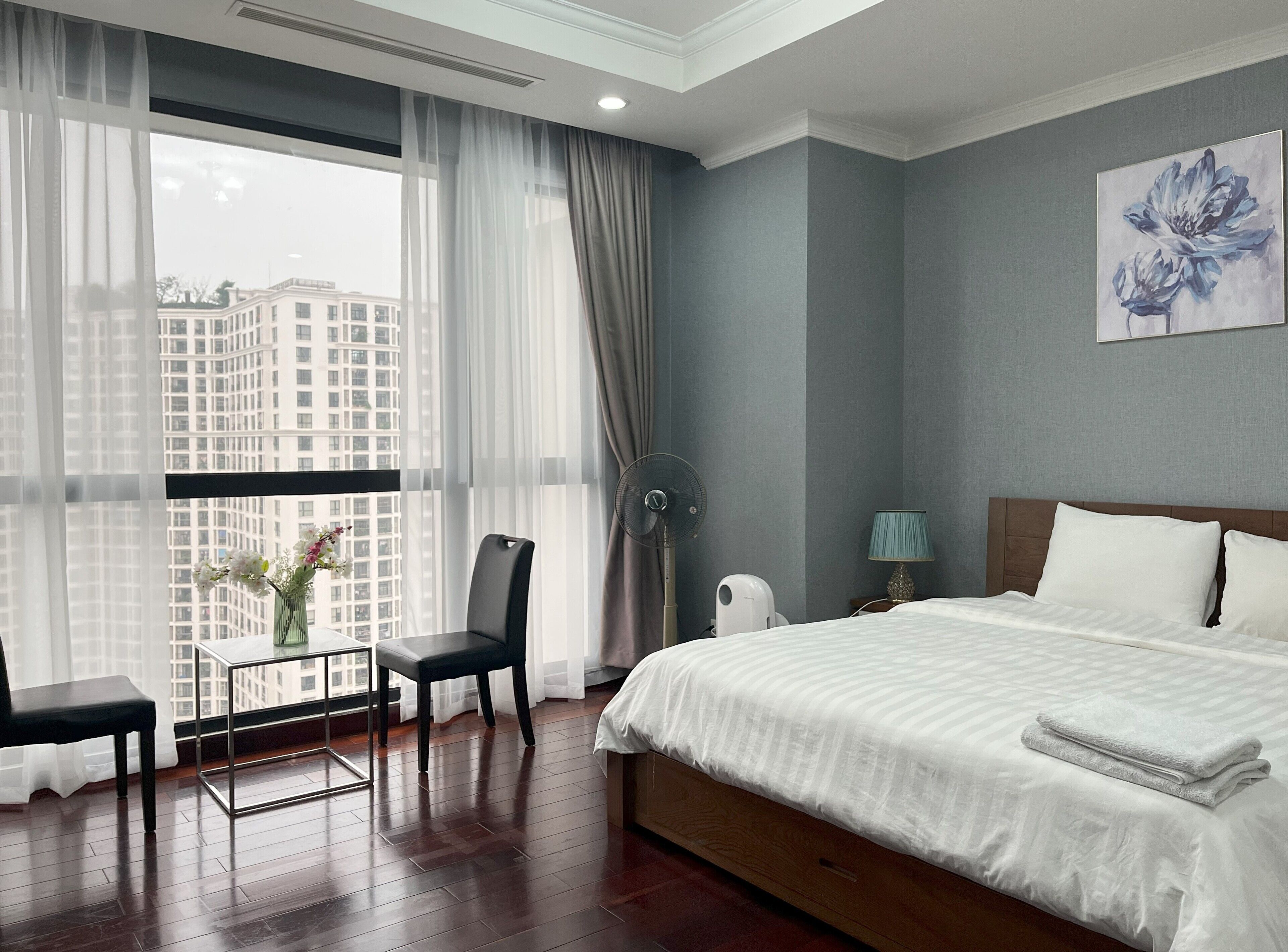 3 bedrooms, iron/ironing board, free WiFi